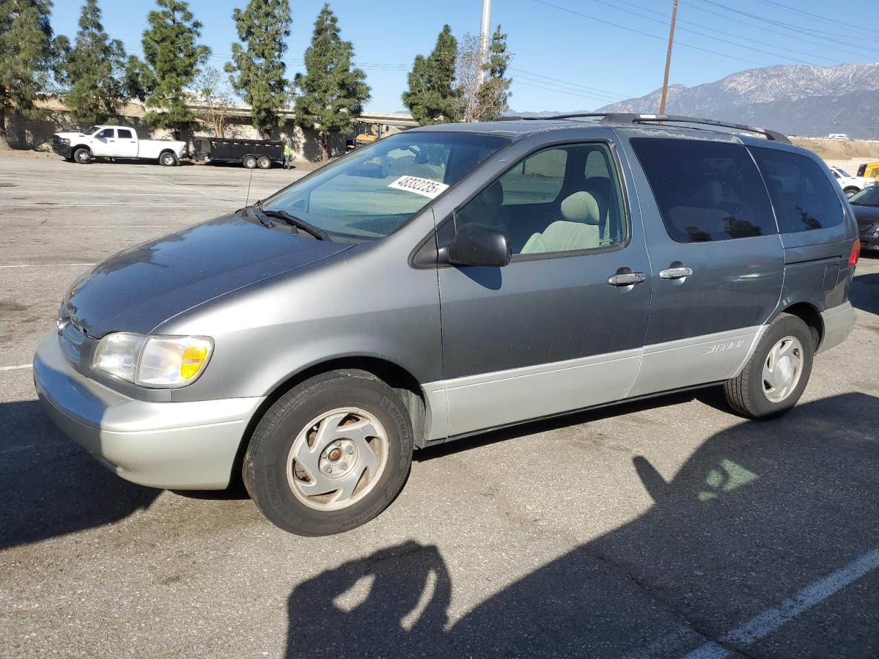 1999 Toyota Sienna VIN 4T3ZF13C6XU162657