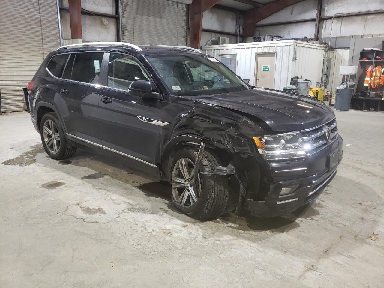 2019 Volkswagen Atlas VIN 1V2XR2CA4KC609595 Copart auction photo, front end damage thumbnail 4