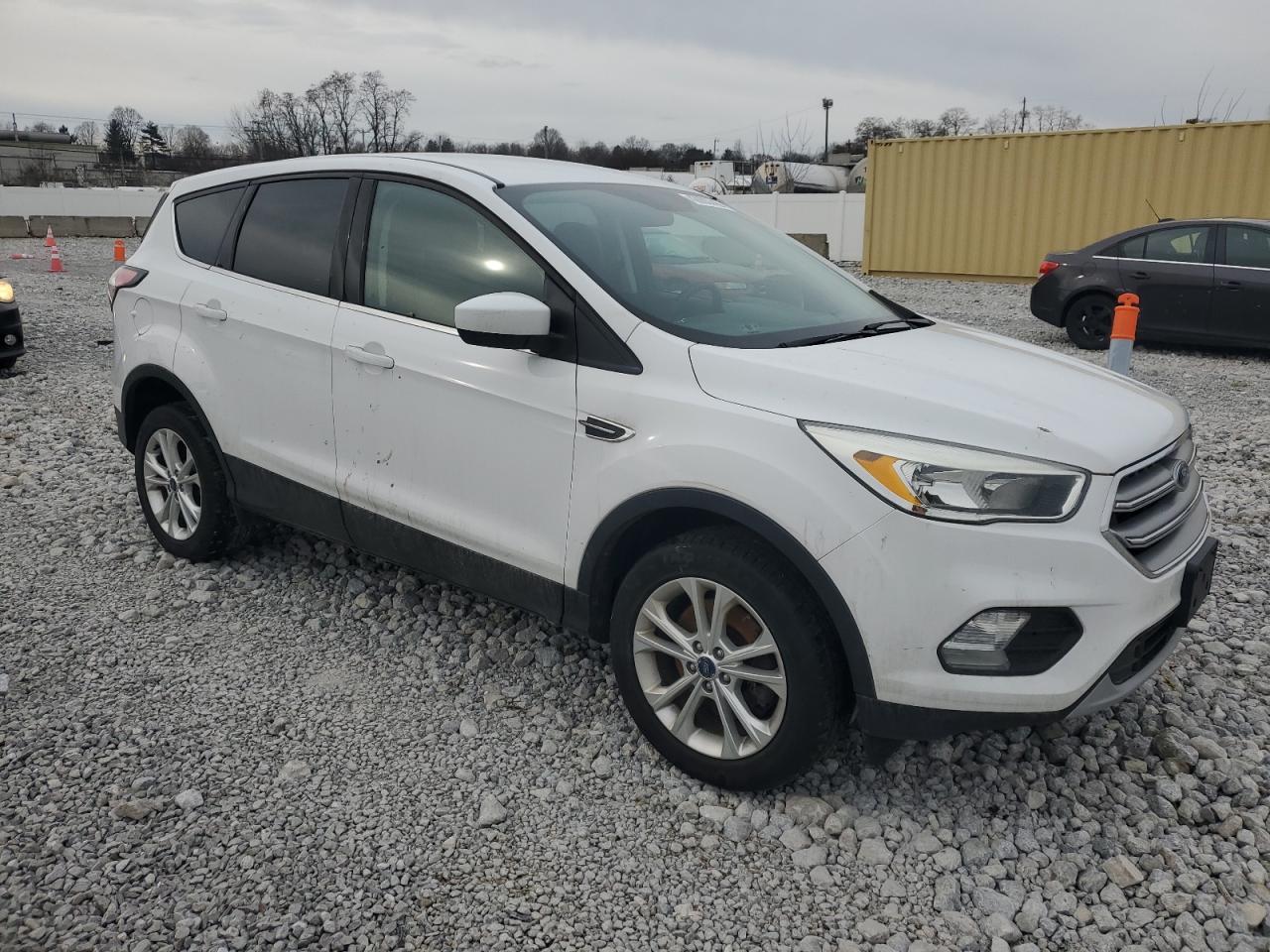 2017 Ford Escape VIN 1FMCU9GD4HUB38929 Copart auction photo, minor dent/scratches damage thumbnail 4
