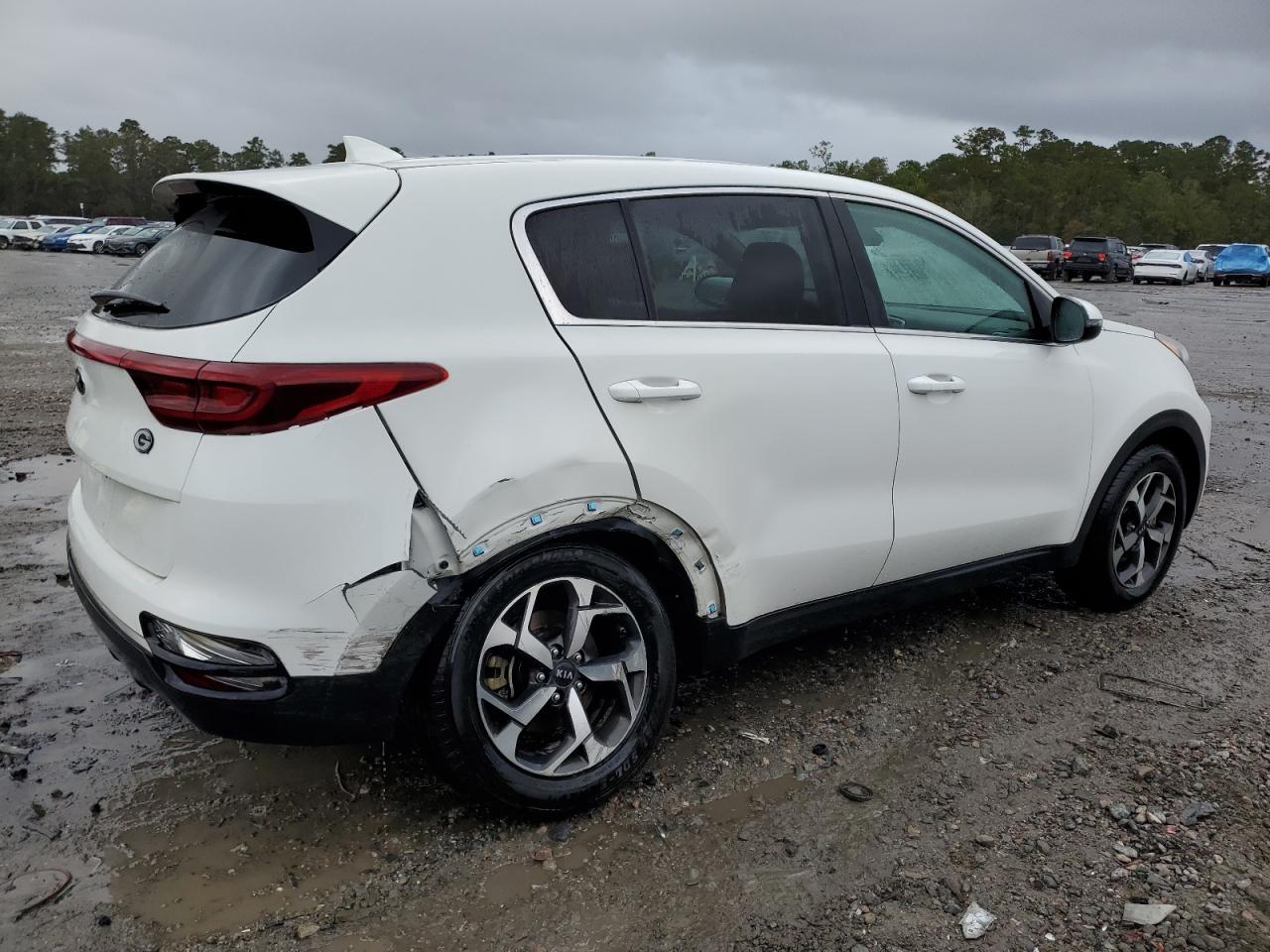 2020 KIA Sportage VIN KNDPM3AC2L7827555 Copart auction photo, rear end / side damage thumbnail 3