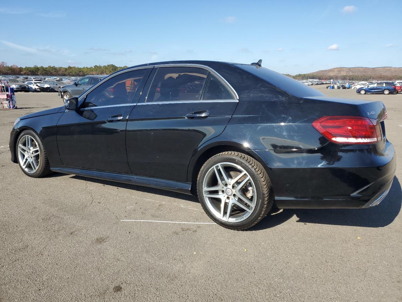 2015 Mercedes-Benz E-klasse VIN WDDHF6HB7FB163760 Copart auction photo, front end / minor dent/scratches damage thumbnail 2