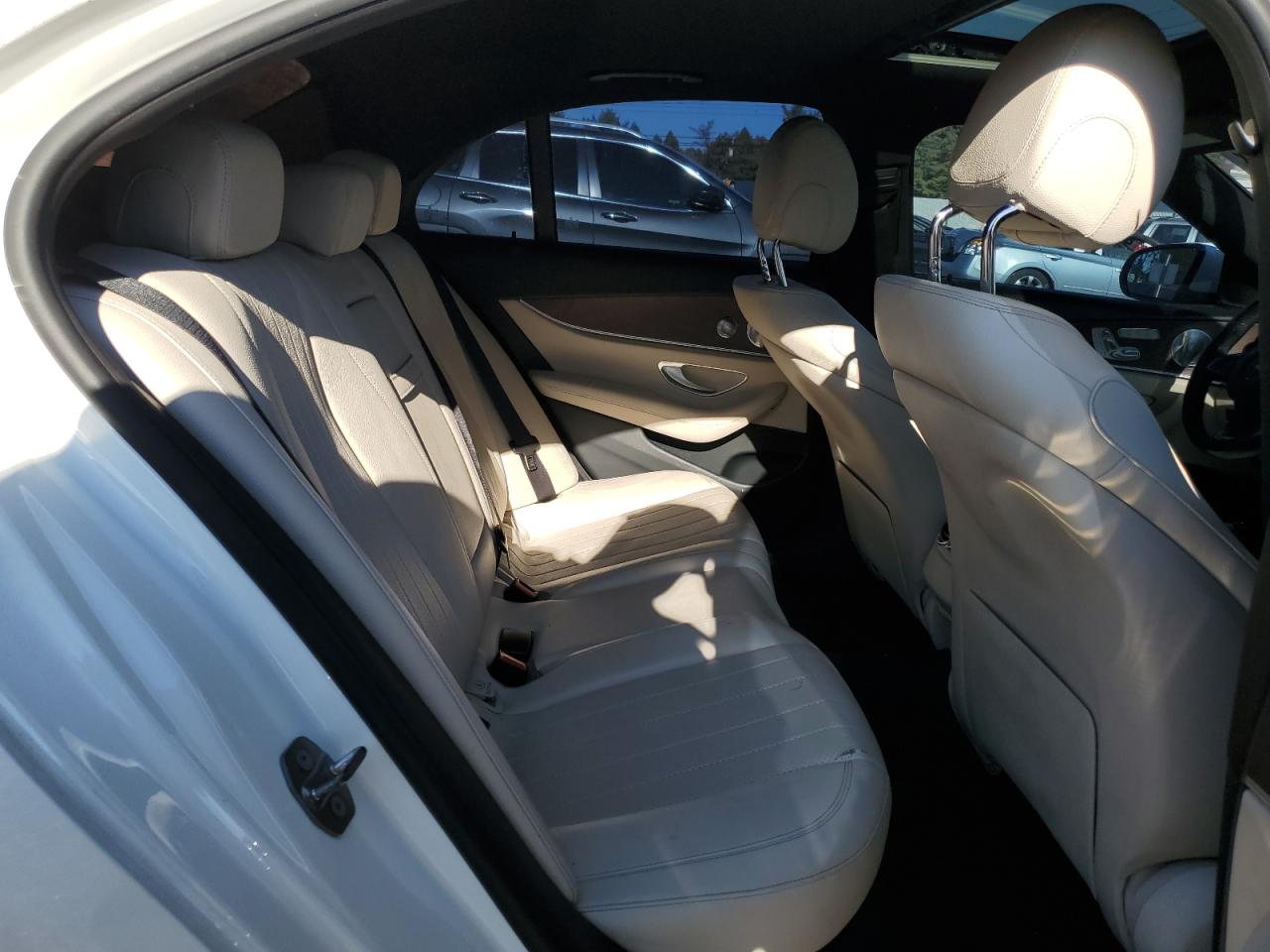2017 Mercedes-Benz E-klasse VIN WDDZF4JB8HA041677 Copart auction photo, vandalism / front end damage thumbnail 5