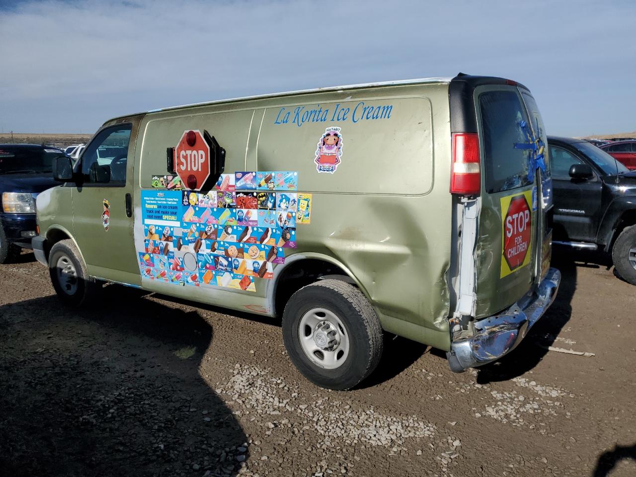 2006 Chevrolet Express VIN 1GCGG25V761265107 Copart auction photo, frame damage / rear end damage thumbnail 2