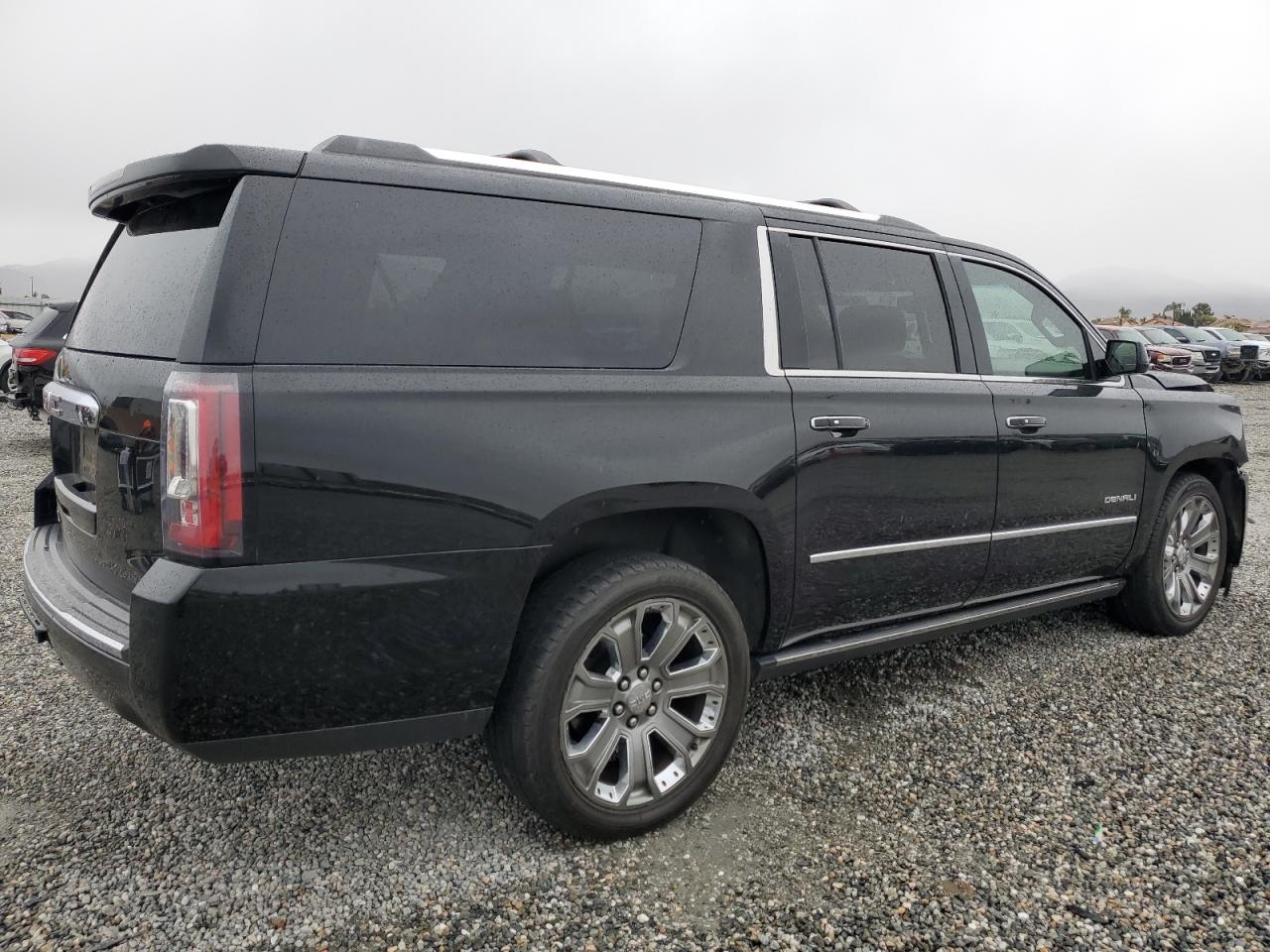 2016 GMC Yukon VIN 1GKS2HKJ1GR199710 Copart auction photo, front end / minor dent/scratches damage thumbnail 3