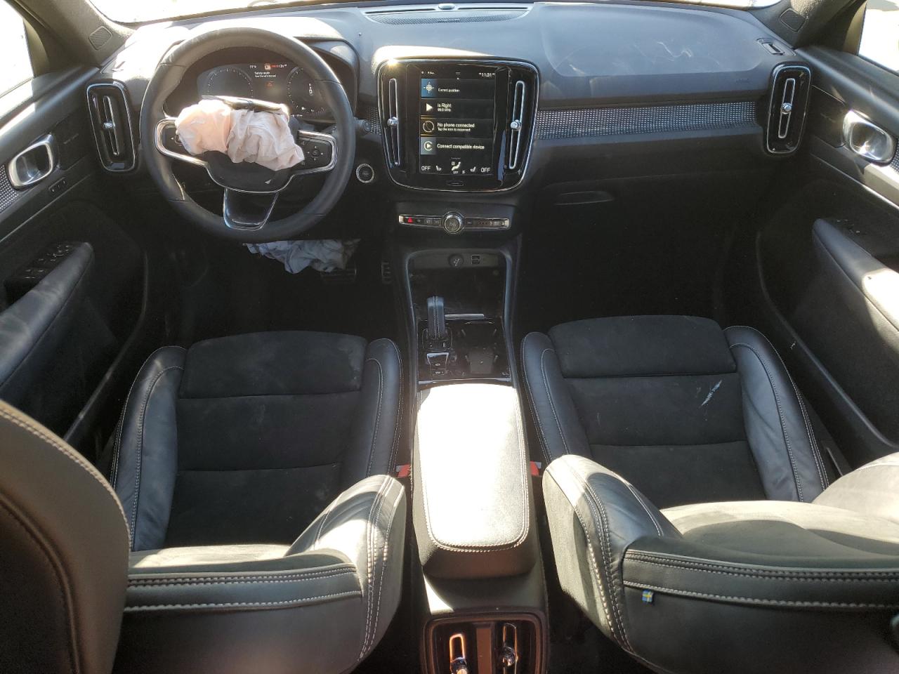 2022 Volvo XC40 VIN YV4162UM9N2722040 Copart auction photo, front end / top/roof damage thumbnail 8