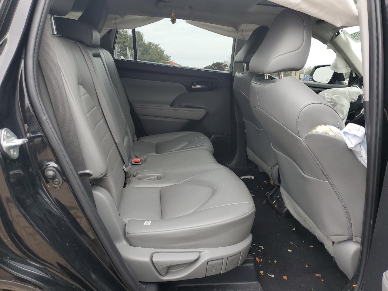 2022 Toyota Highlander VIN 5TDHZRBH3NS255746 Copart auction photo, side / front end damage thumbnail 12