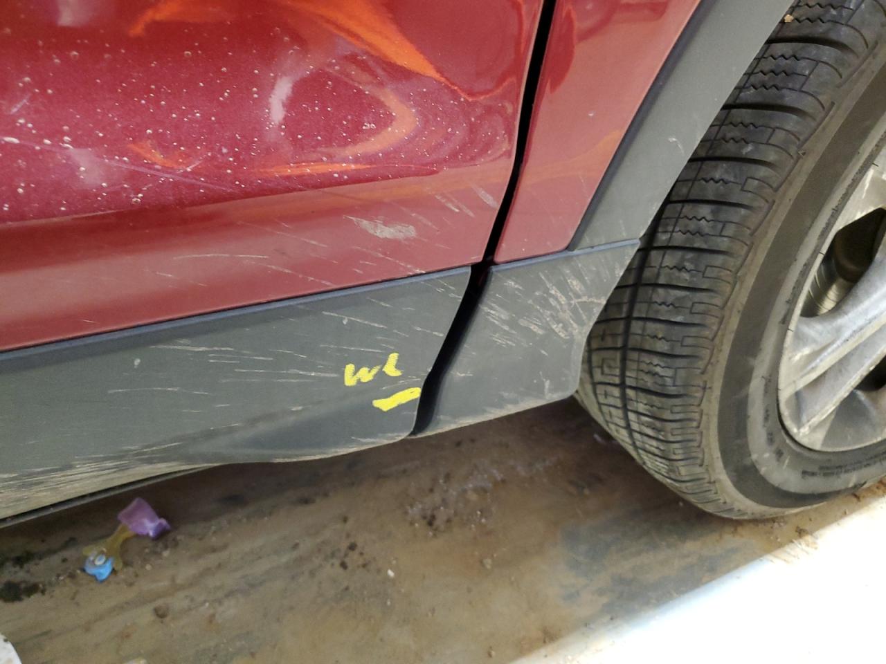 2017 Ford Escape VIN 1FMCU0GD3HUD03980 Copart auction photo, water/flood / minor dent/scratches damage thumbnail 13