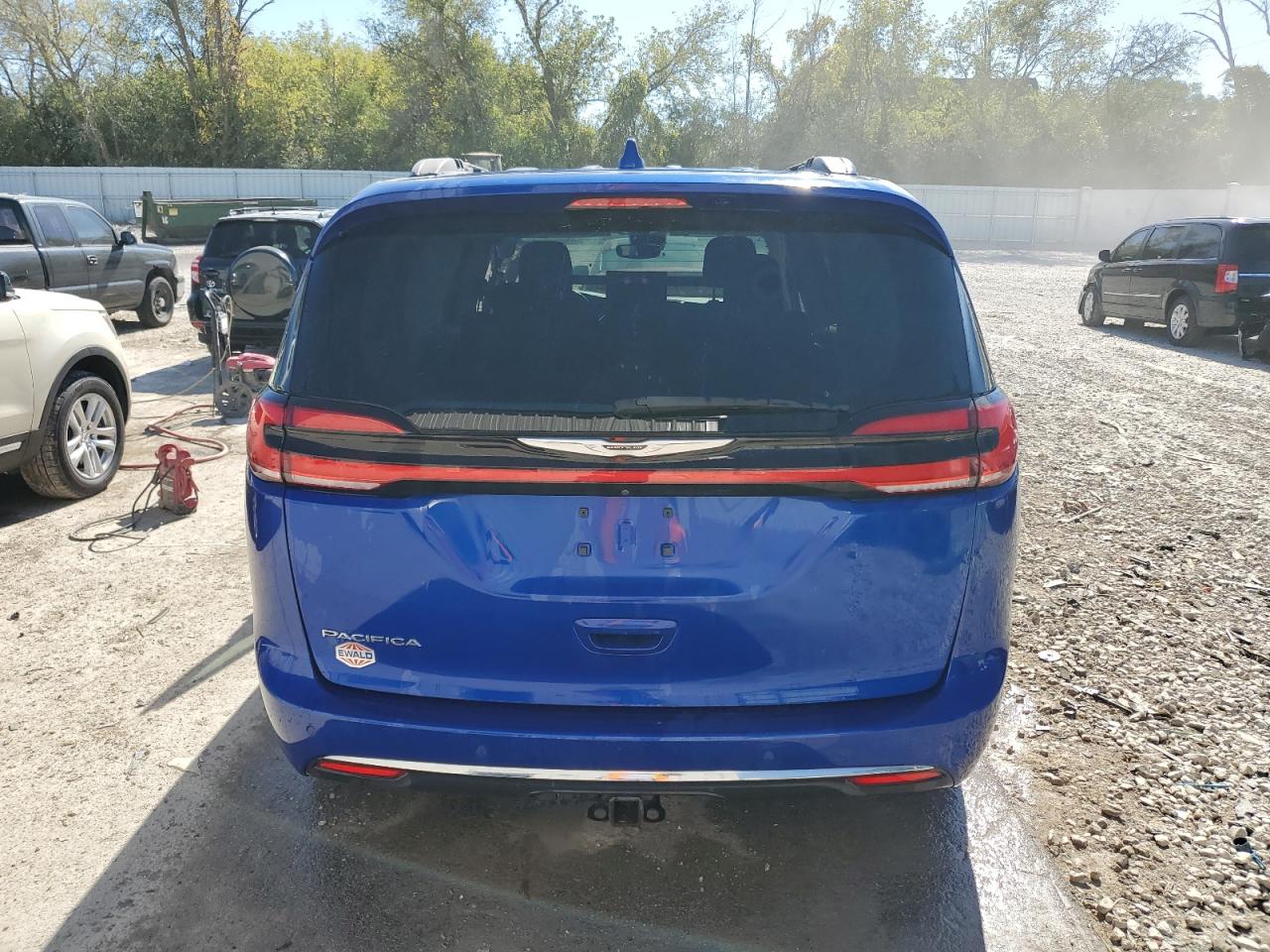 2021 Chrysler Pacifica VIN 2C4RC1FG9MR509539 Copart auction photo, side damage thumbnail 6