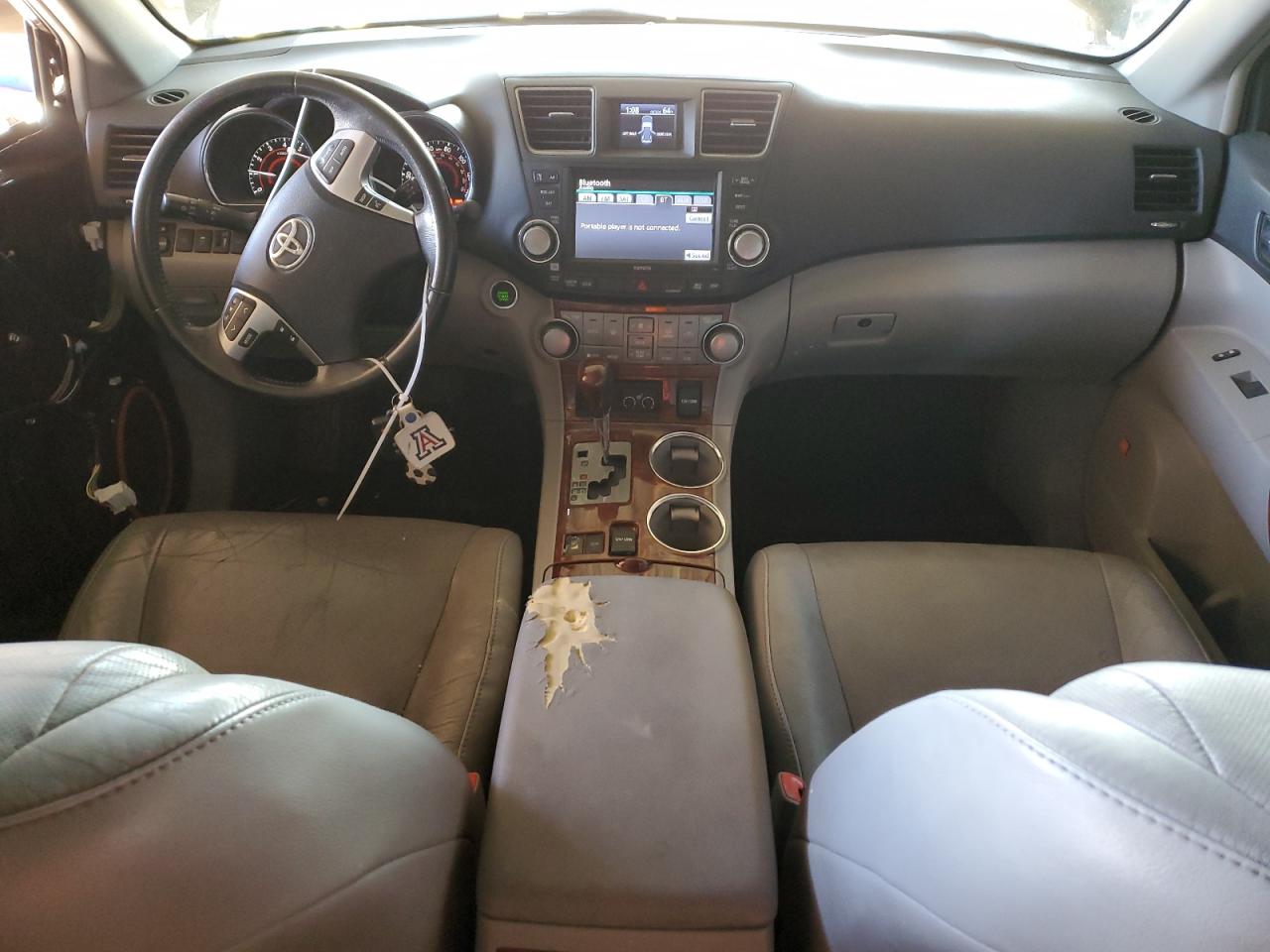 2011 Toyota Highlander VIN 5TDDK3EH7BS061728 Copart auction photo, front end / side damage thumbnail 8