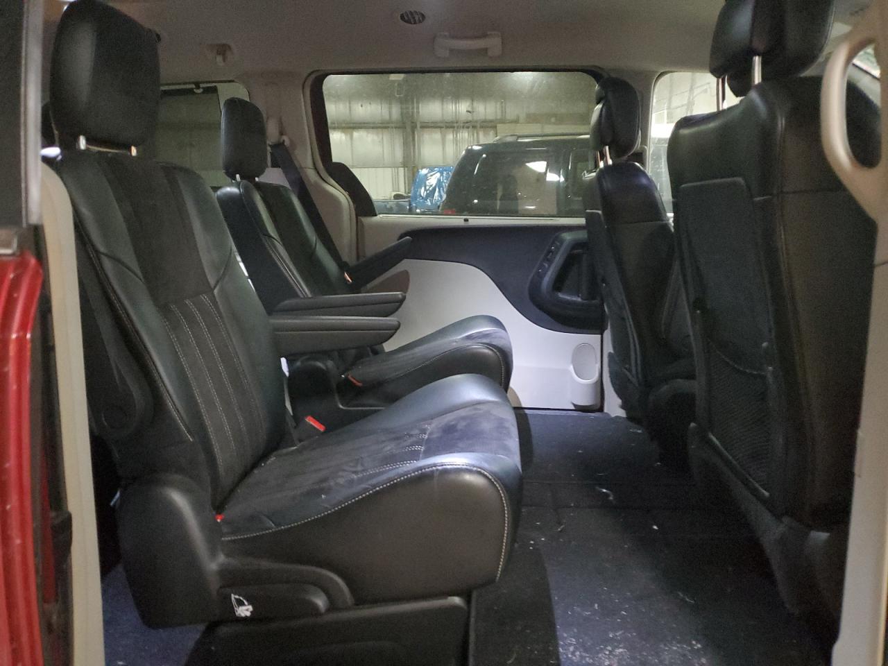 2014 Chrysler Town & Country VIN 2C4RC1CG2ER413127 Copart auction photo, front end damage thumbnail 11