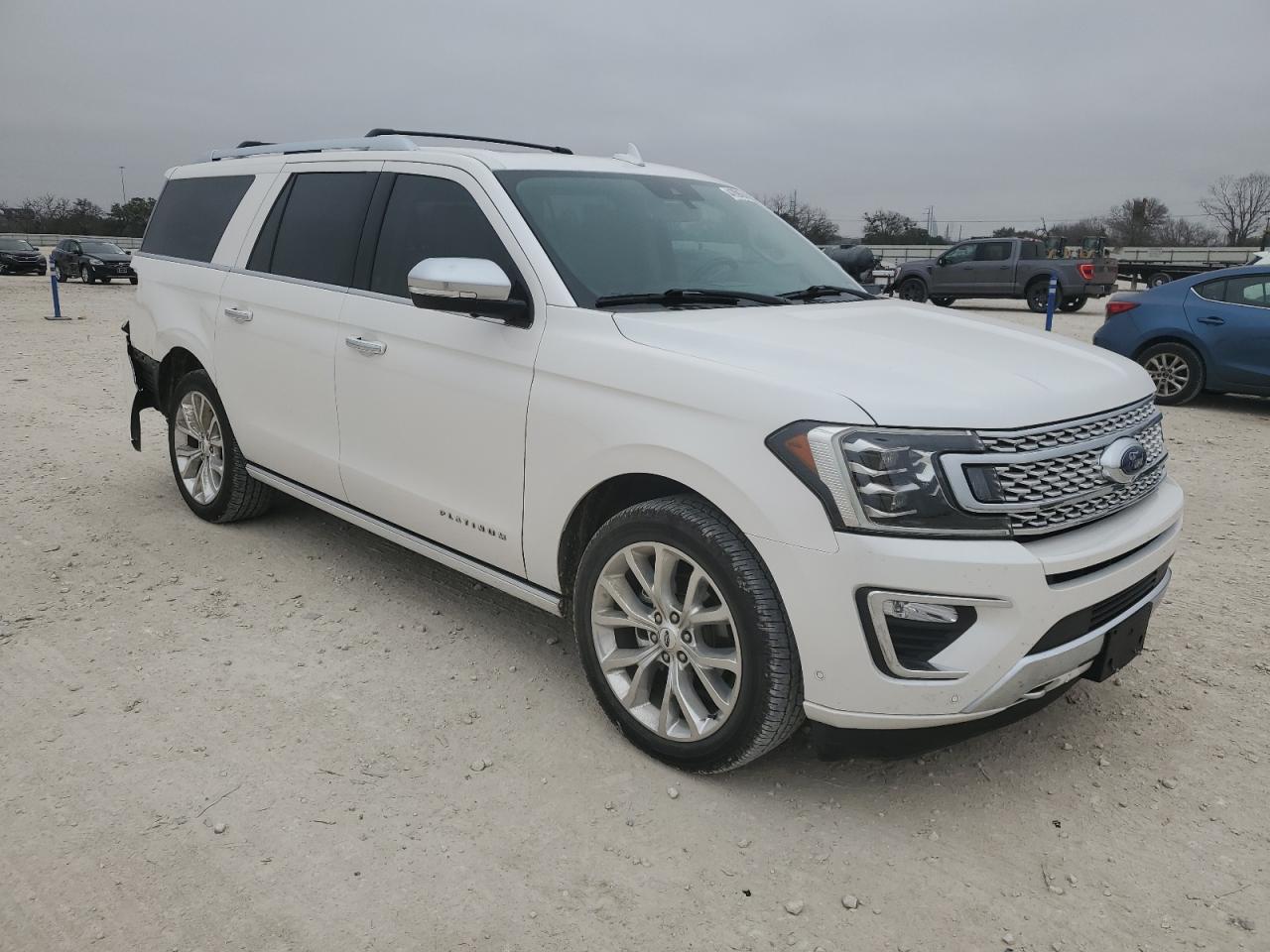 2018 Ford Expedition VIN 1FMJK1MT5JEA60803 Copart auction photo, rear end / minor dent/scratches damage thumbnail 4