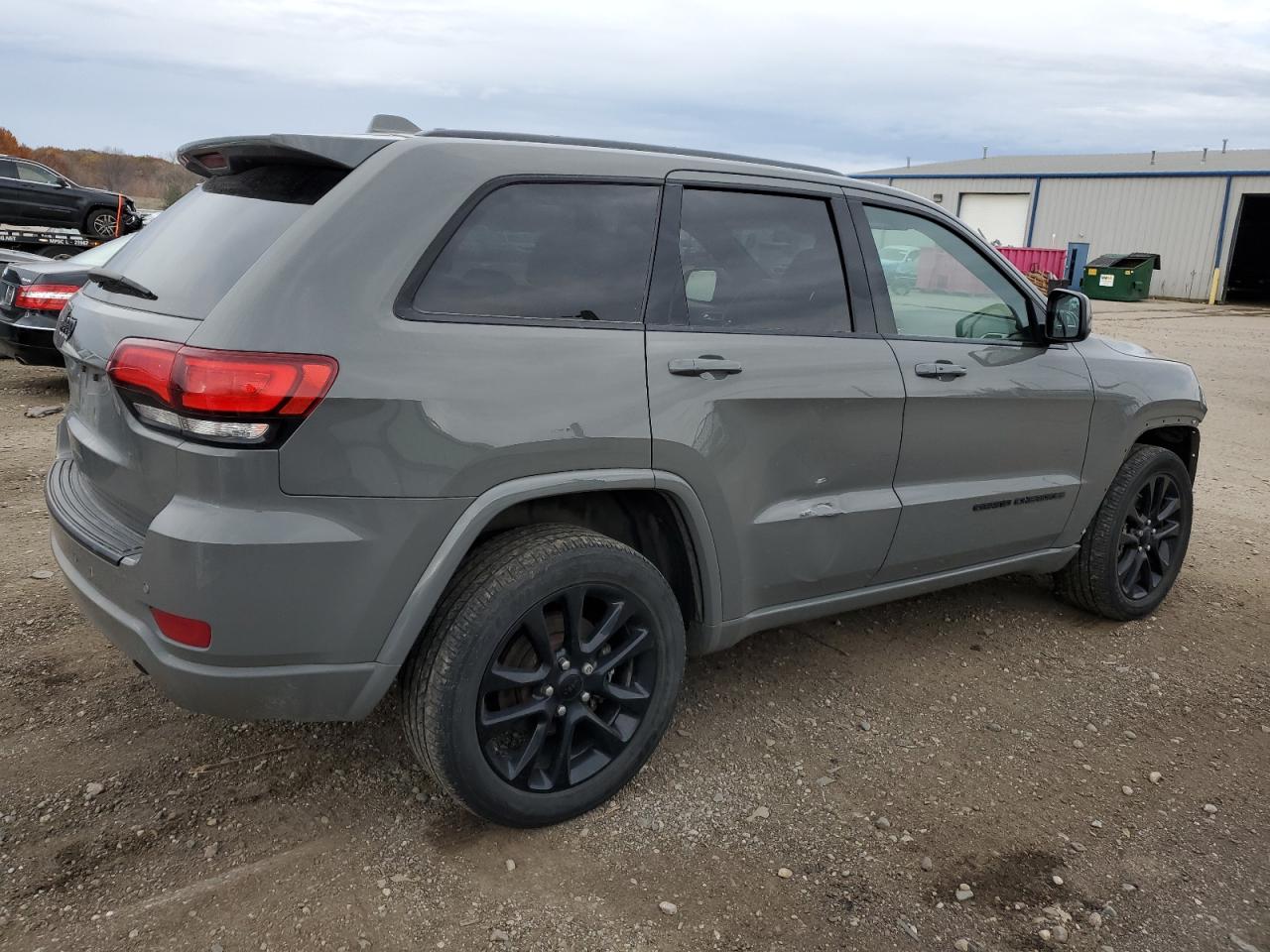 2021 Jeep Grand Cherokee VIN 1C4RJFAGXMC688015 Copart auction photo, front end / side damage thumbnail 3