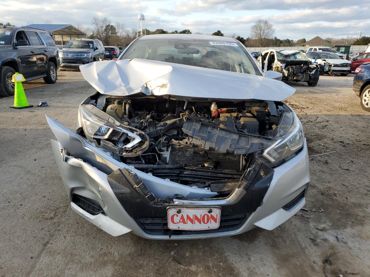2021 Nissan Versa VIN 3N1CN8EV5ML843107 Copart auction photo, front end / minor dent/scratches damage thumbnail 5