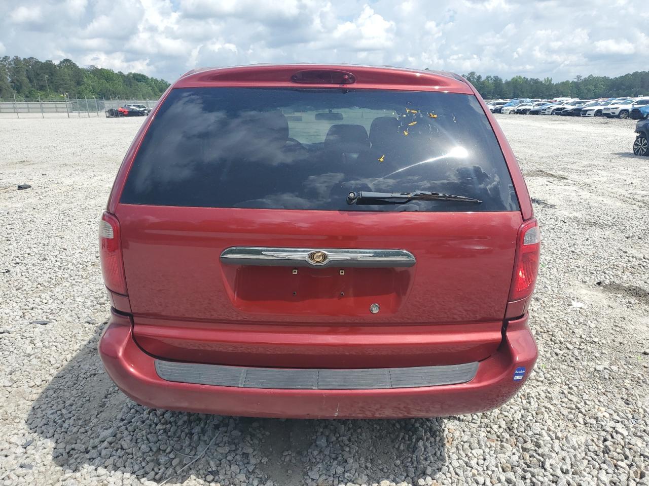 2006 Chrysler Town & Country VIN 1A4GP45R16B656630 Copart auction photo, front end / side damage thumbnail 6