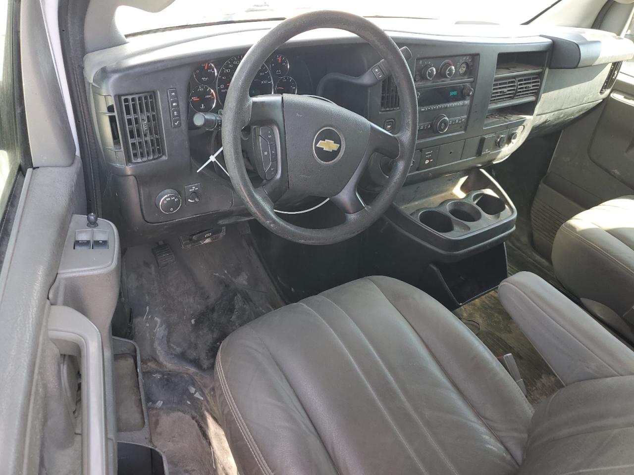 2016 Chevrolet Express VIN 1GCWGAFF8G1337303 Copart auction photo, rear end / minor dent/scratches damage thumbnail 8
