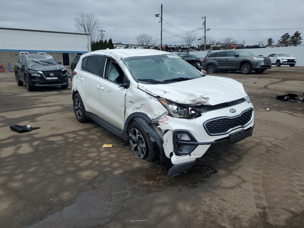 2021 KIA Sportage VIN KNDPMCAC8M7905886 Copart auction photo, front end / side damage thumbnail 4