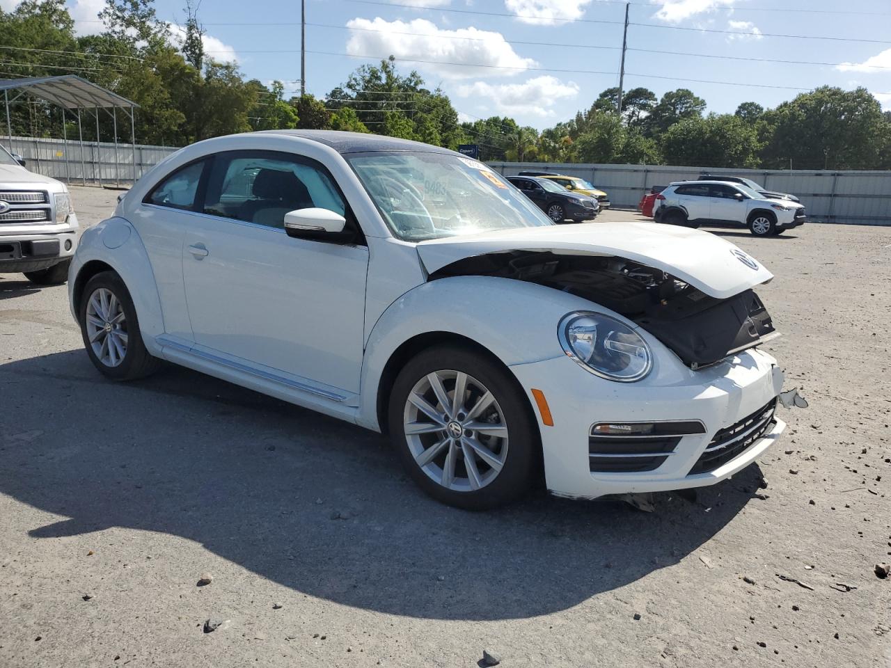 2018 Volkswagen Beetle VIN 3VWJD7AT1JM708988 Copart auction photo, front end damage thumbnail 4