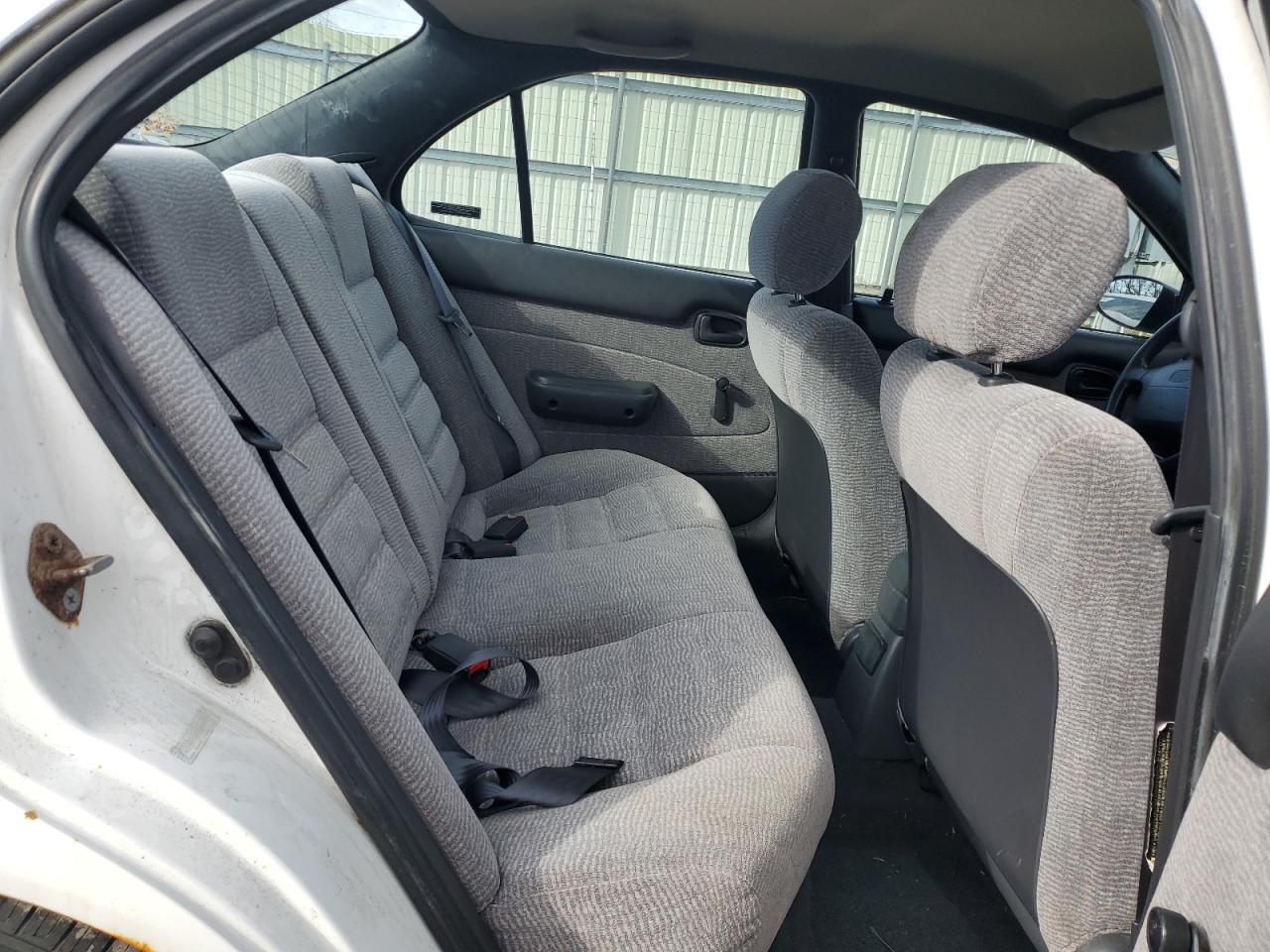 1996 GEO Prizm VIN 1Y1SK5261TZ028032 Copart auction photo, normal wear / minor dent/scratches damage thumbnail 10