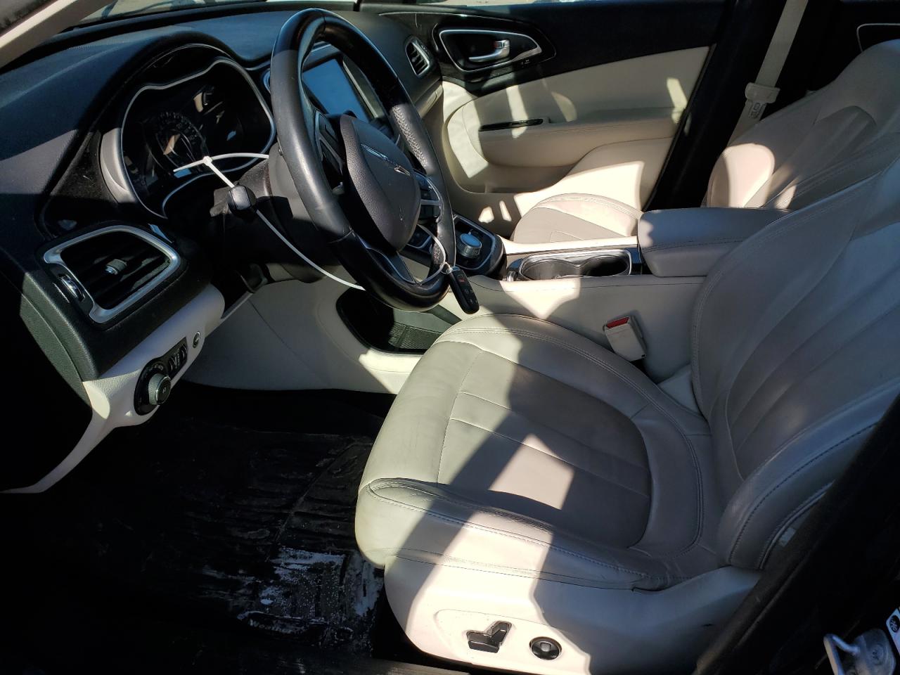 2015 Chrysler 200 VIN 1C3CCCEG7FN523706 Copart auction photo, front end / rear end damage thumbnail 7