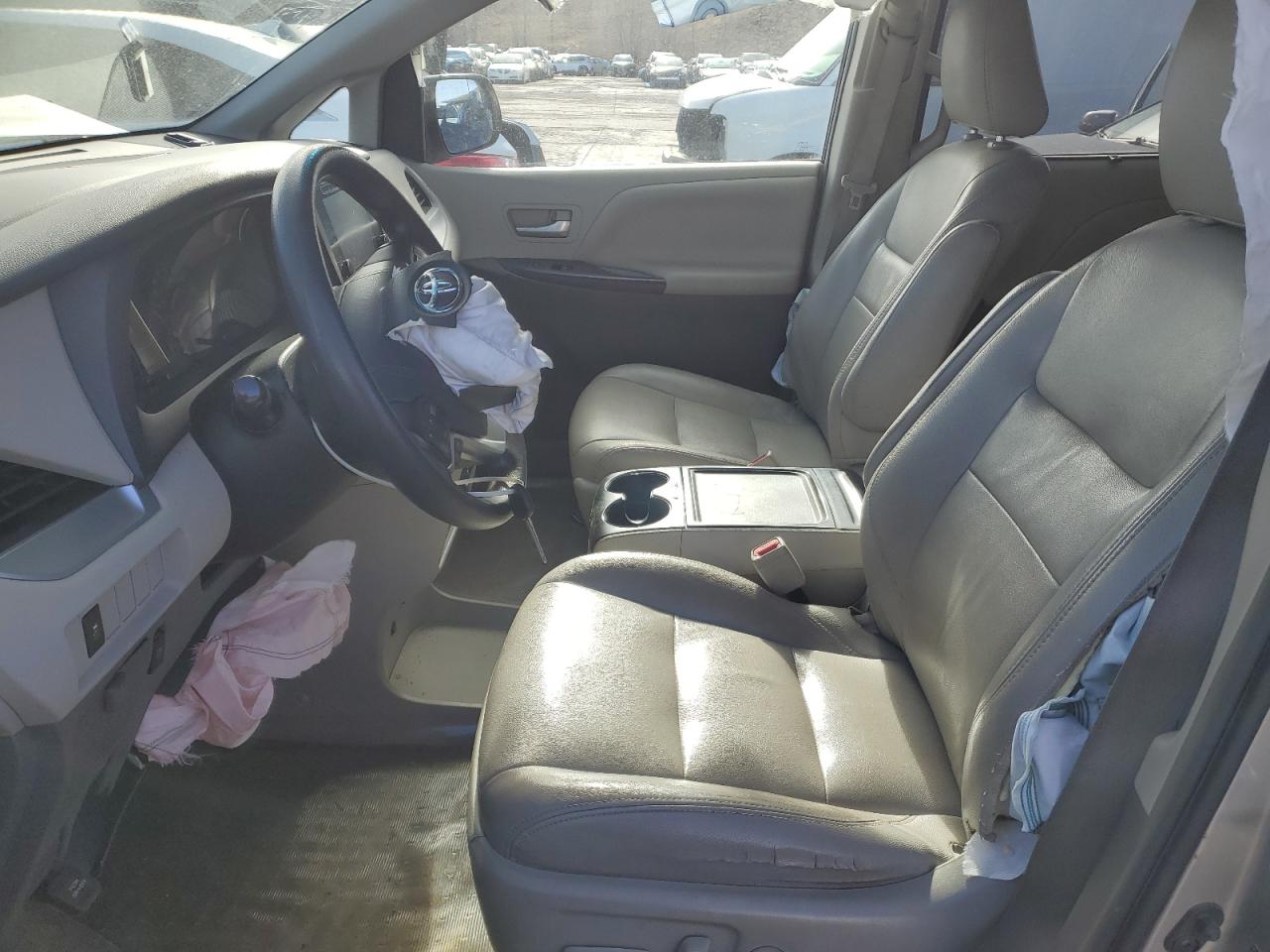 2015 Toyota Sienna VIN 5TDJK3DC4FS115355 Copart auction photo, front end damage thumbnail 7