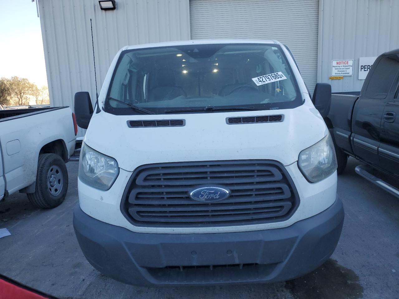 2018 Ford Transit VIN 1FTYE2YG2JKA15607 Copart auction photo, side damage thumbnail 5