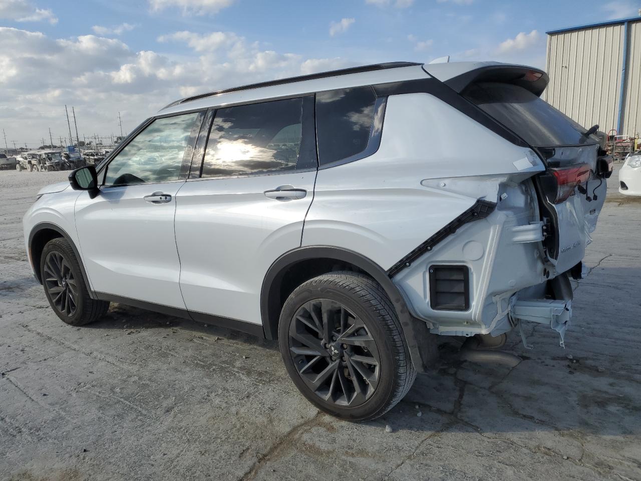 2024 Mitsubishi Outlander VIN JA4J4WA89RZ053587 Copart auction photo, rear end damage thumbnail 2