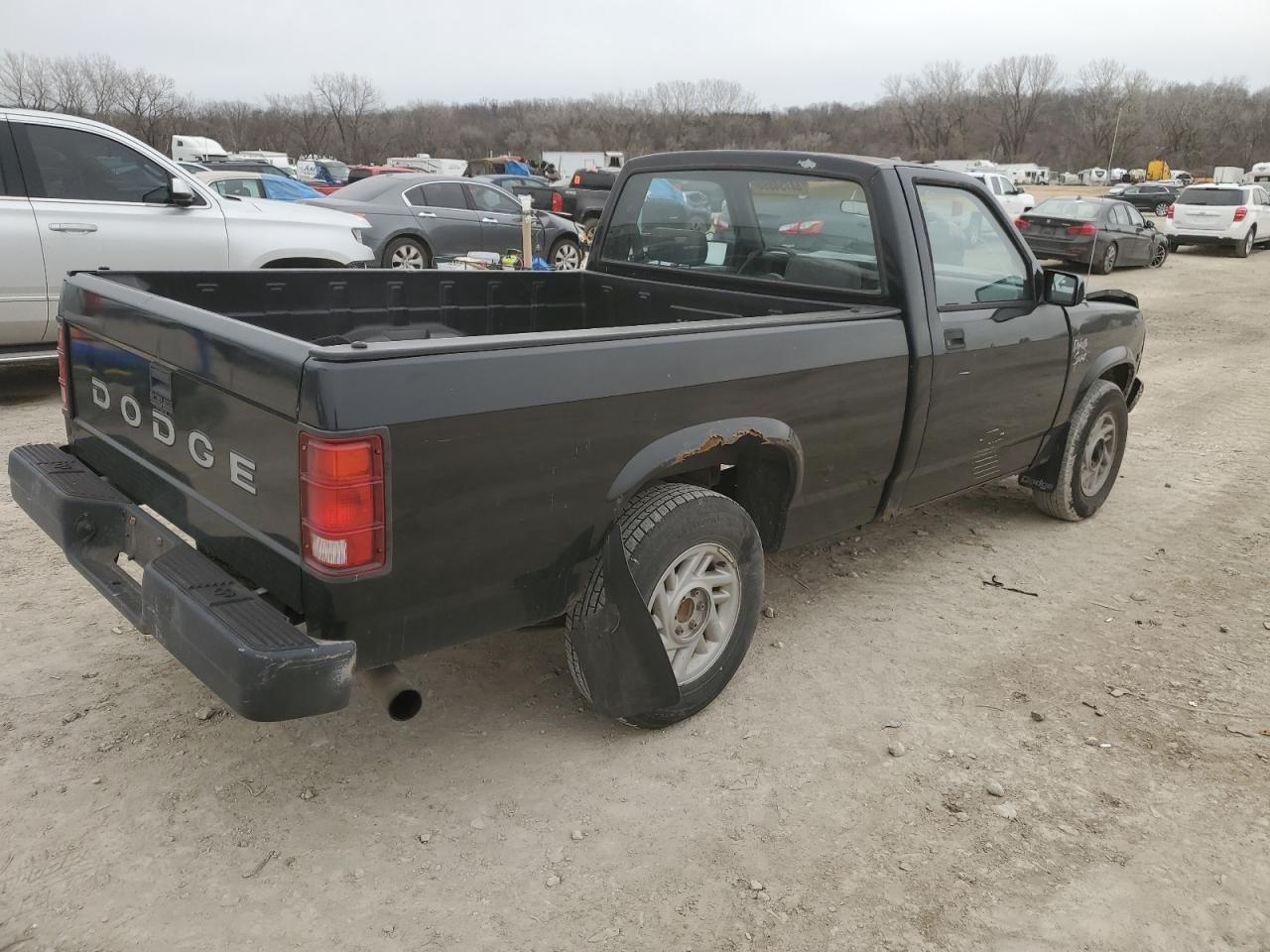 1992 Dodge Dakota VIN 1B7FL26Y6NS559333 Copart auction photo, front end damage thumbnail 3