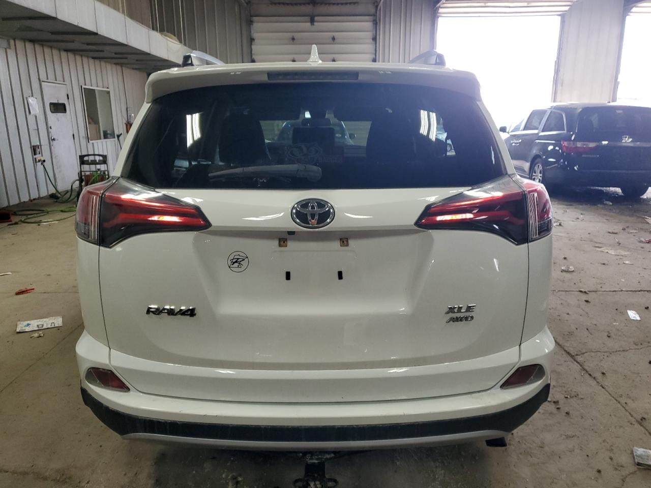 2018 Toyota RAV 4 VIN JTMRFREV5JD251444 Copart auction photo, front end damage thumbnail 6
