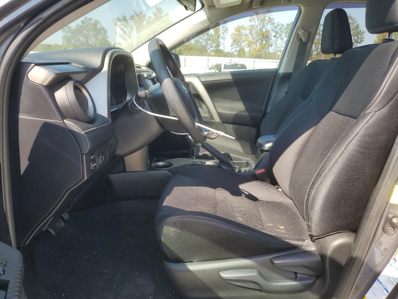 2015 Toyota RAV 4 VIN 2T3RFREV4FW393231 Copart auction photo, rear end / minor dent/scratches damage thumbnail 7