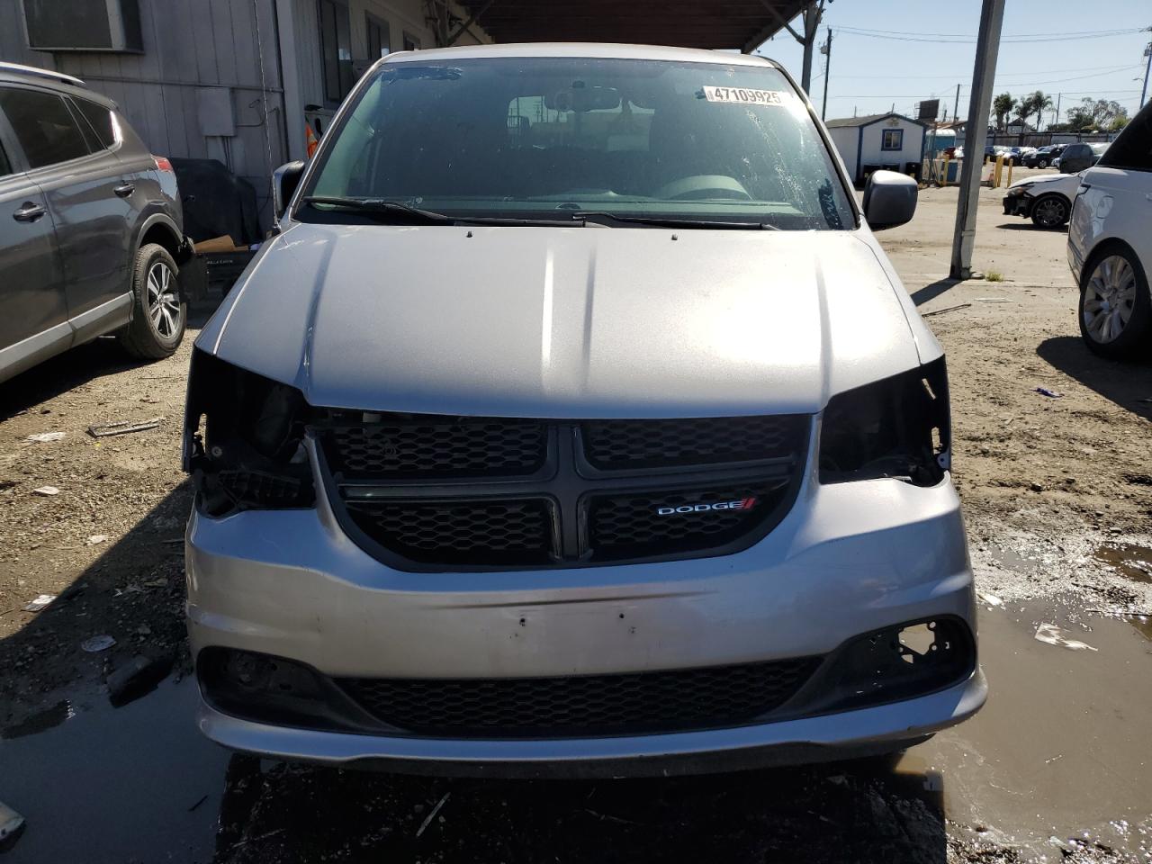 2015 Dodge Caravan VIN 2C4RDGCG7FR569326 Copart auction photo, front end / stripped damage thumbnail 5