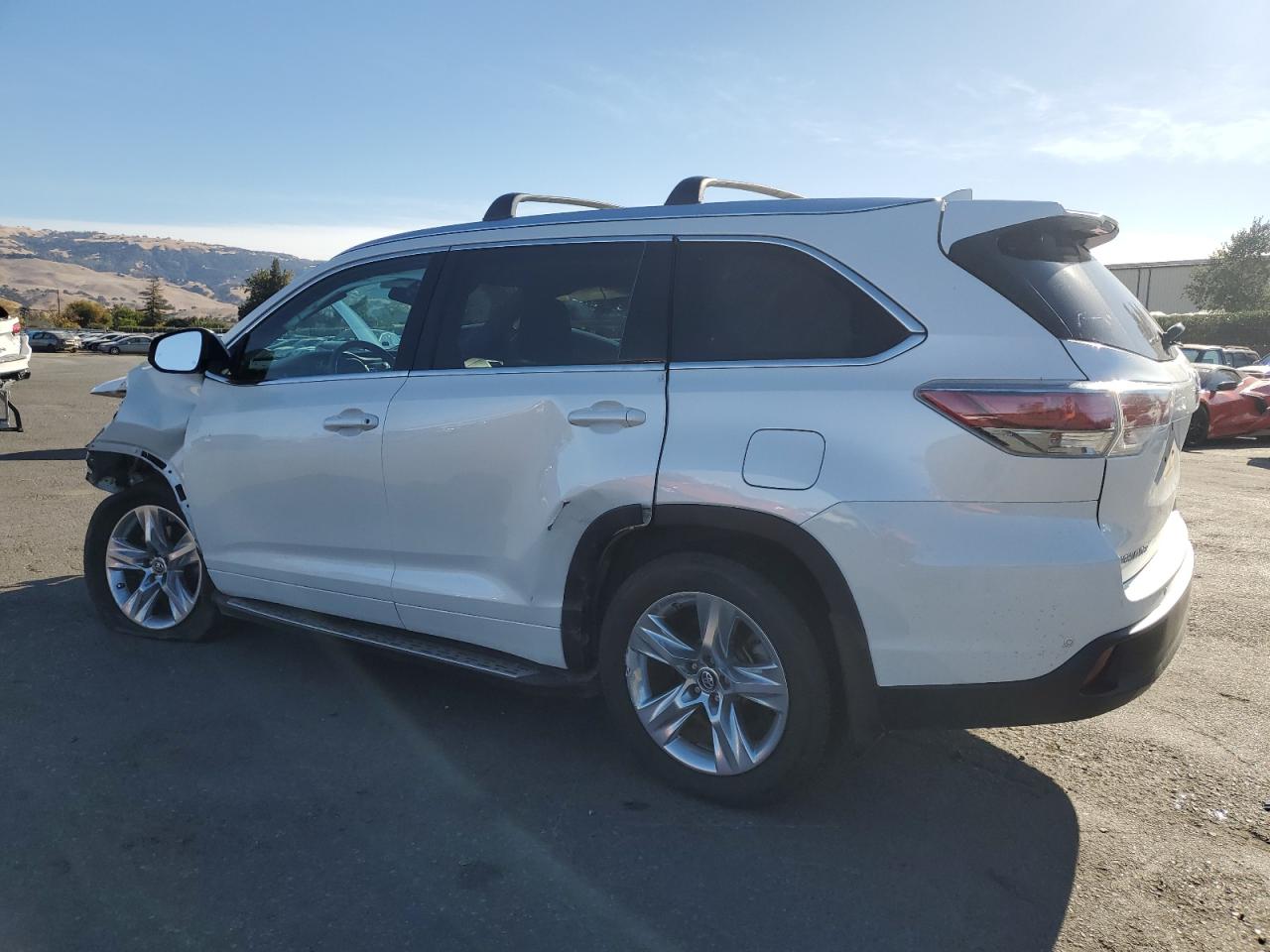 2016 Toyota Highlander VIN 5TDYKRFH8GS184559 Copart auction photo, front end / side damage thumbnail 2