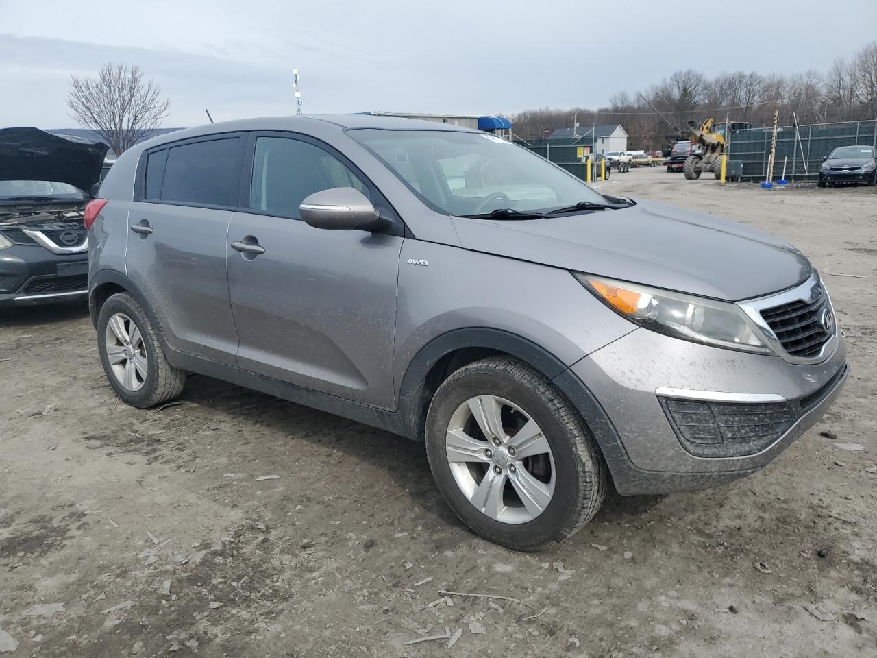 2013 KIA Sportage VIN KNDPBCA21D7422401 Copart auction photo, front end damage thumbnail 4