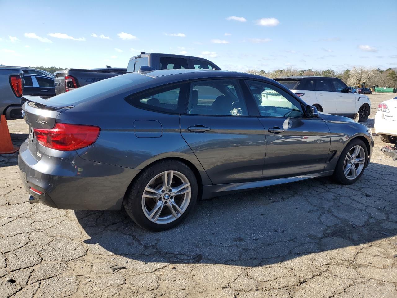 2017 BMW 3er VIN WBA8Y3C3XHG450919 Copart auction photo, side damage thumbnail 3