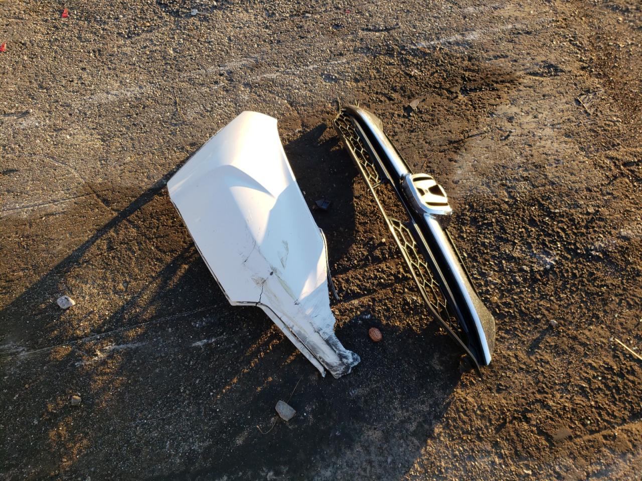 2018 Honda CR-V VIN 5J6RW1H82JL015843 Copart auction photo, front end damage thumbnail 13