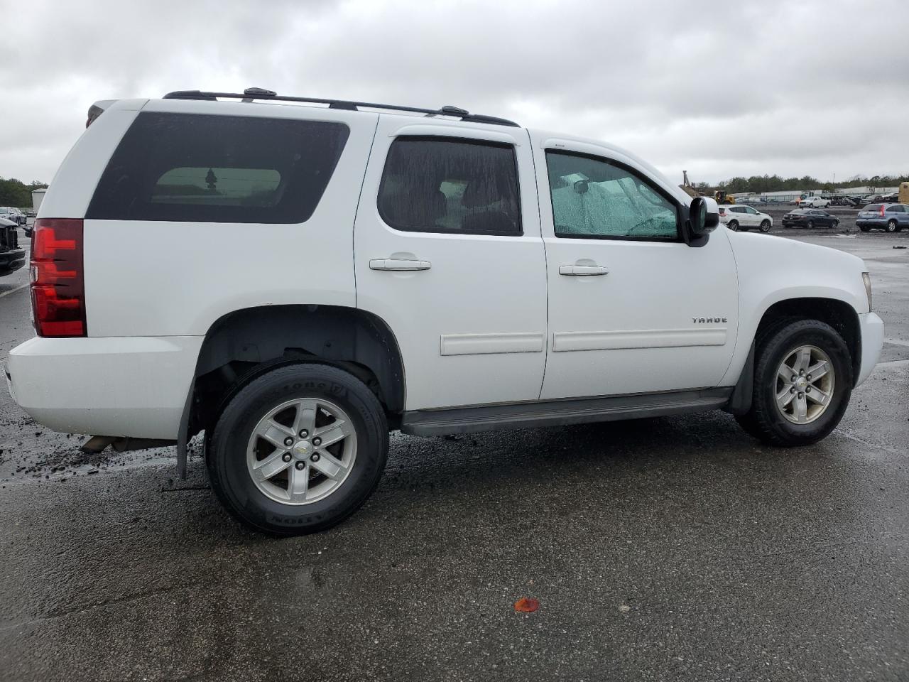 2011 Chevrolet Tahoe VIN 1GNSKBE05BR216309 Copart auction photo, rear end / front end damage thumbnail 3