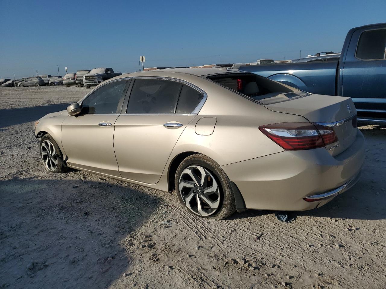 2017 Honda Accord VIN 1HGCR2F86HA123093 Copart auction photo, front end / rear end damage thumbnail 2