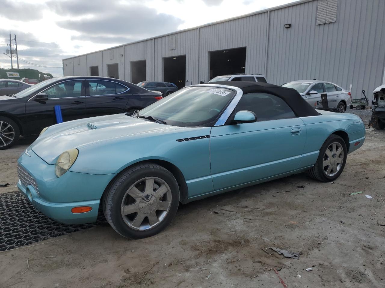 2002 Ford Thunderbird VIN 1FAHP60A72Y121984 - Copart auction photo