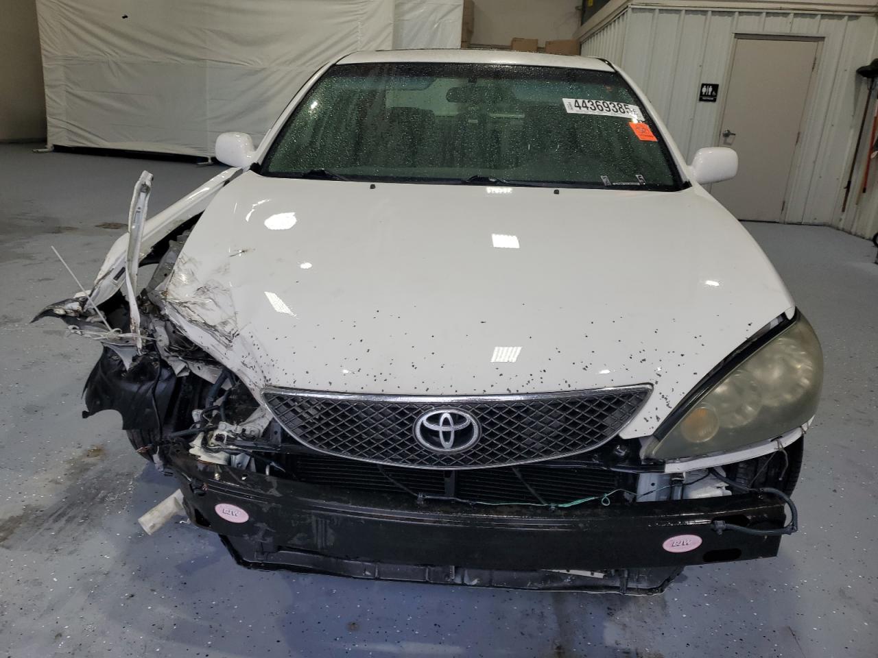 2005 Toyota Camry VIN 4T1BA32K05U506090 Copart auction photo, front end / undercarriage damage thumbnail 5