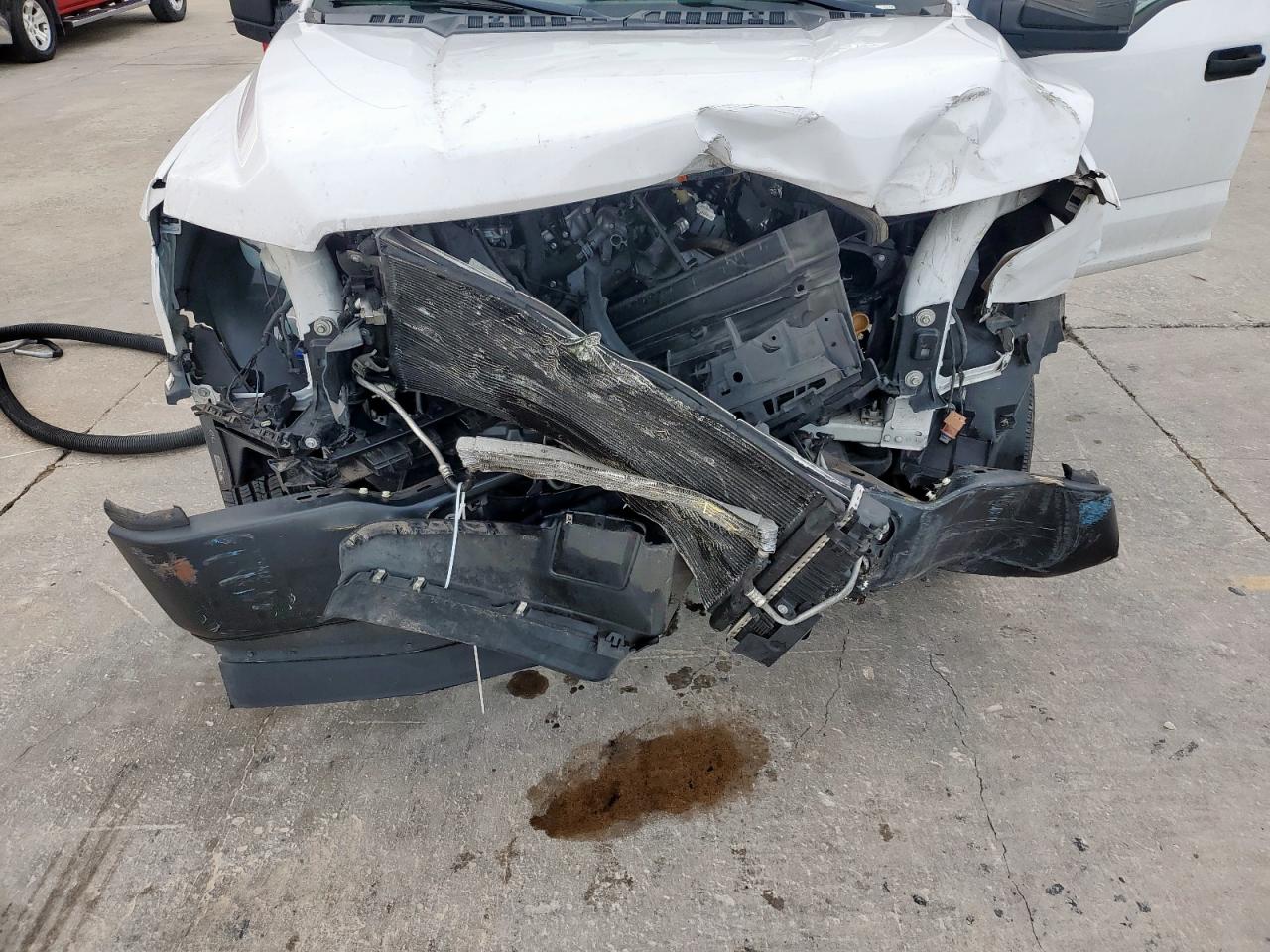 2018 Ford F-150 VIN 1FTMF1CB6JKF30112 Copart auction photo, front end damage thumbnail 12