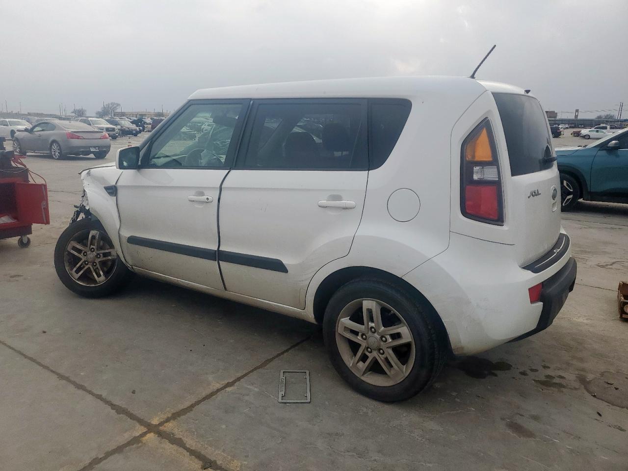 2011 KIA Soul VIN KNDJT2A28B7343236 Copart auction photo, front end damage thumbnail 2