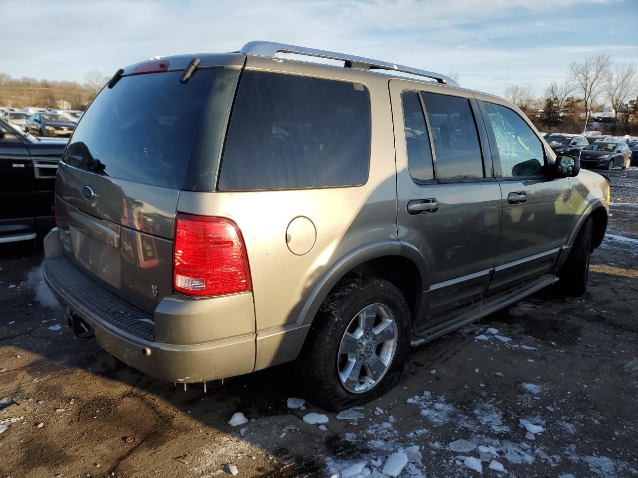 2003 Ford Explorer VIN 1FMDU75WX3ZB05314 Copart auction photo, minor dent/scratches damage thumbnail 3