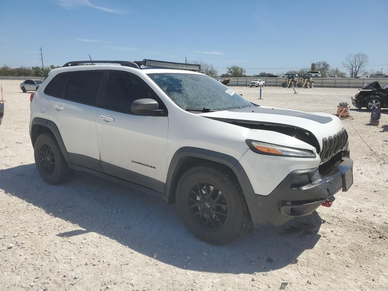 2014 Jeep Cherokee VIN 1C4PJMBS0EW125635 Copart auction photo, front end / hail damage thumbnail 4