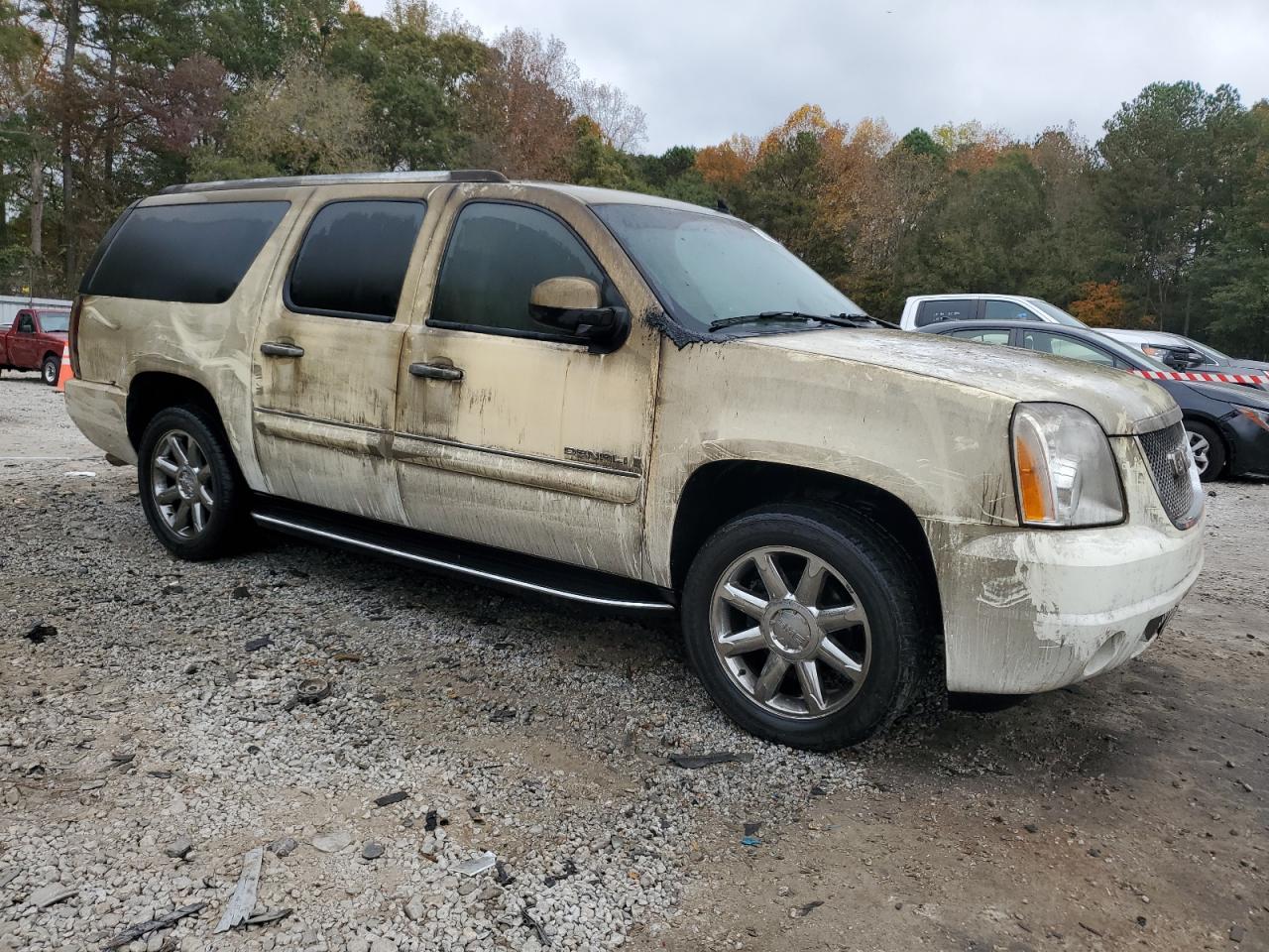 2008 GMC Yukon VIN 1GKFK66808J103157 Copart auction photo, burn damage thumbnail 4