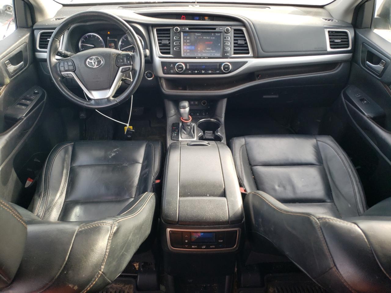 2018 Toyota Highlander VIN 5TDJZRFH3JS523104 Copart auction photo, side / front end damage thumbnail 8