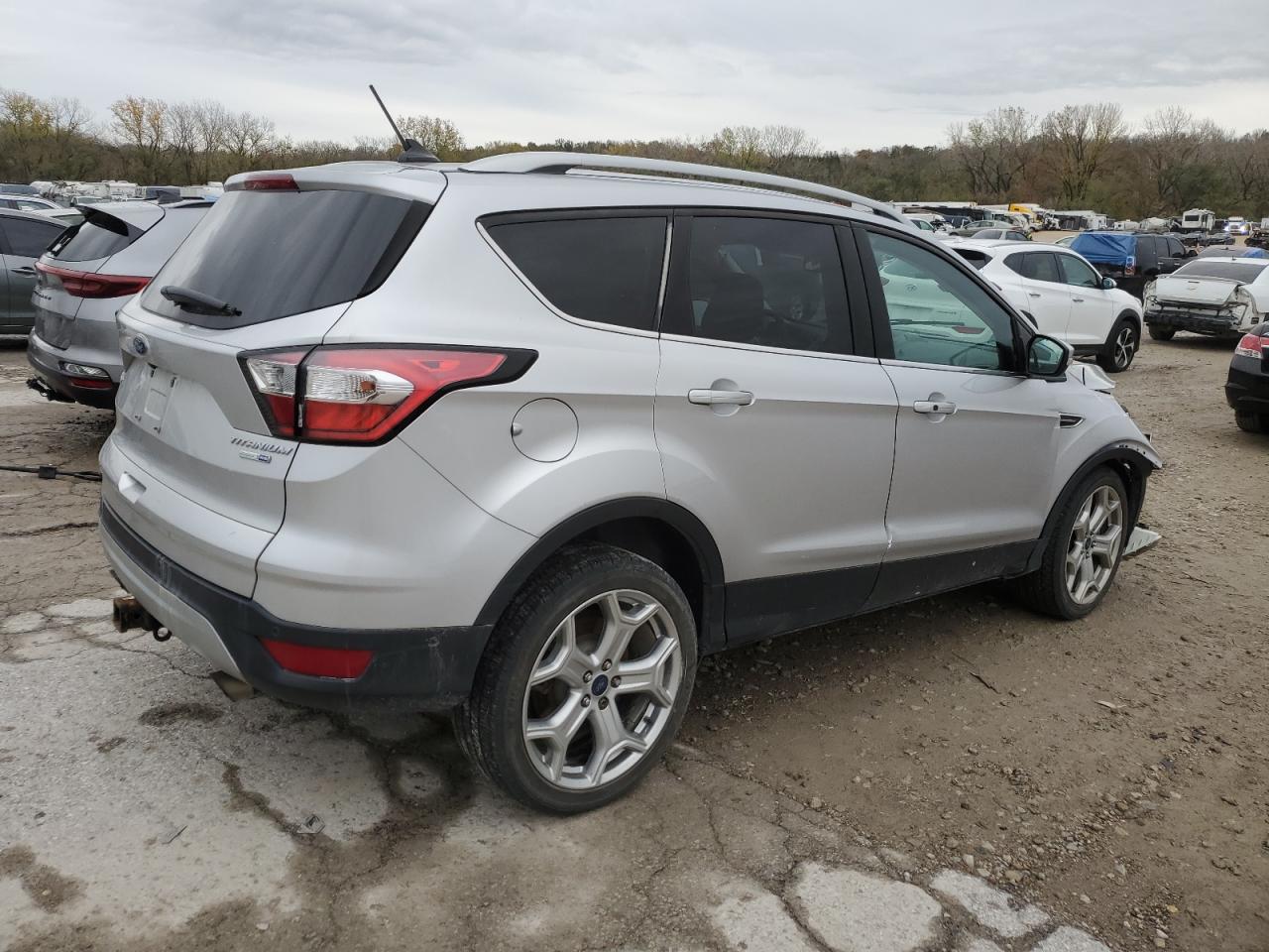 2018 Ford Escape VIN 1FMCU9J98JUB12635 Copart auction photo, front end damage thumbnail 3