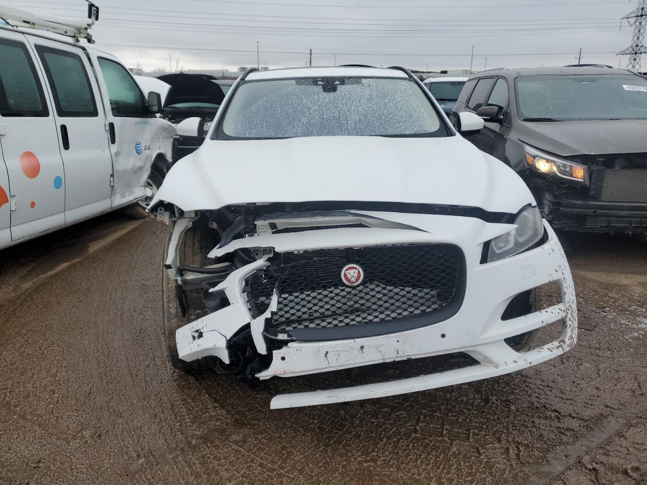 2018 Jaguar F-Pace VIN SADCJ2FX1JA271384 Copart auction photo, front end / minor dent/scratches damage thumbnail 5