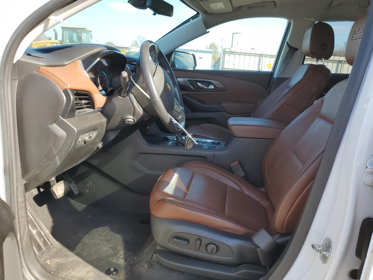 2018 Chevrolet Traverse VIN 1GNEVKKWXJJ230300 Copart auction photo, side / front end damage thumbnail 7