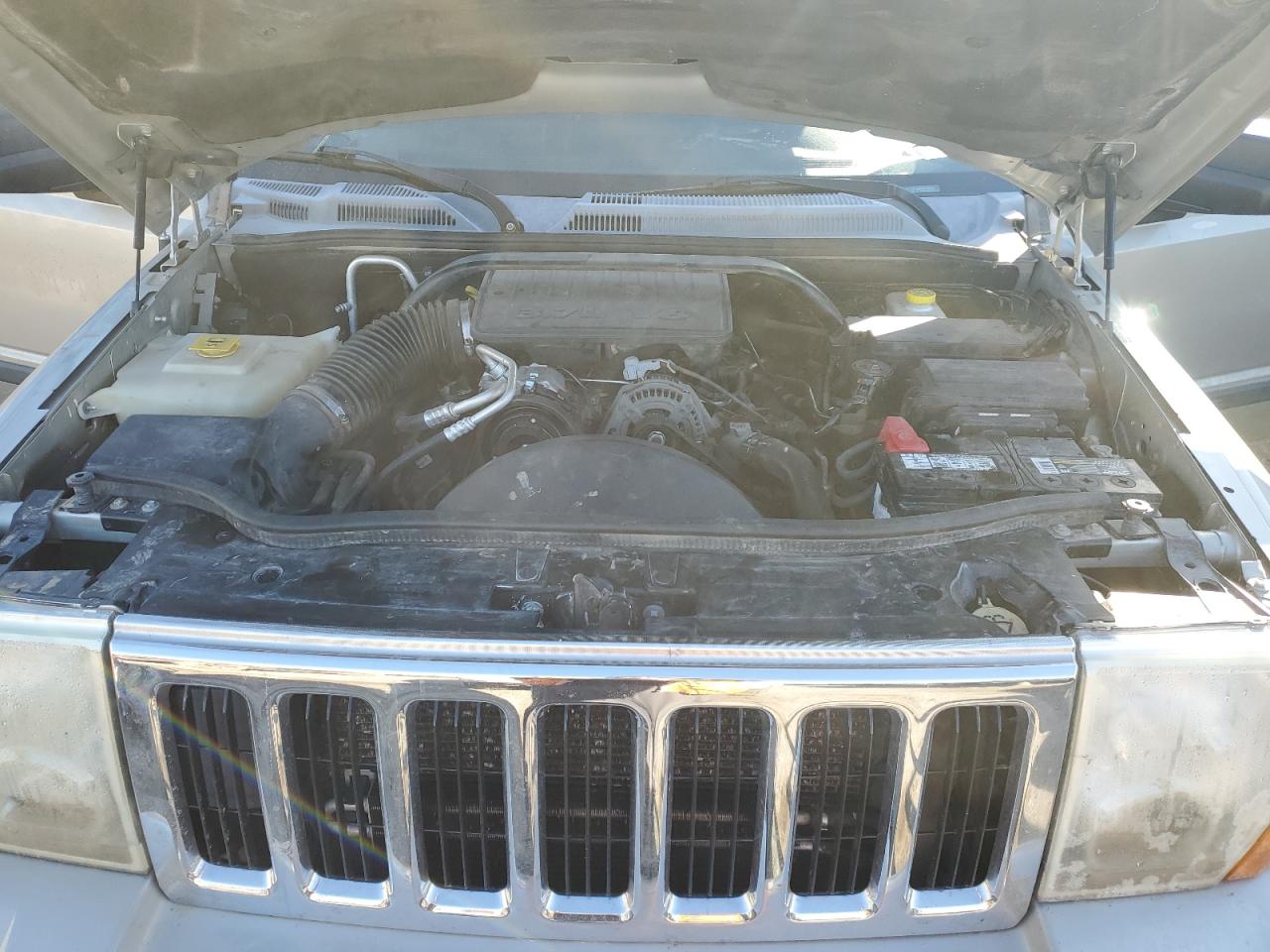2009 Jeep Commander VIN 1J8HG48K19C500863 Copart auction photo, water/flood damage thumbnail 13