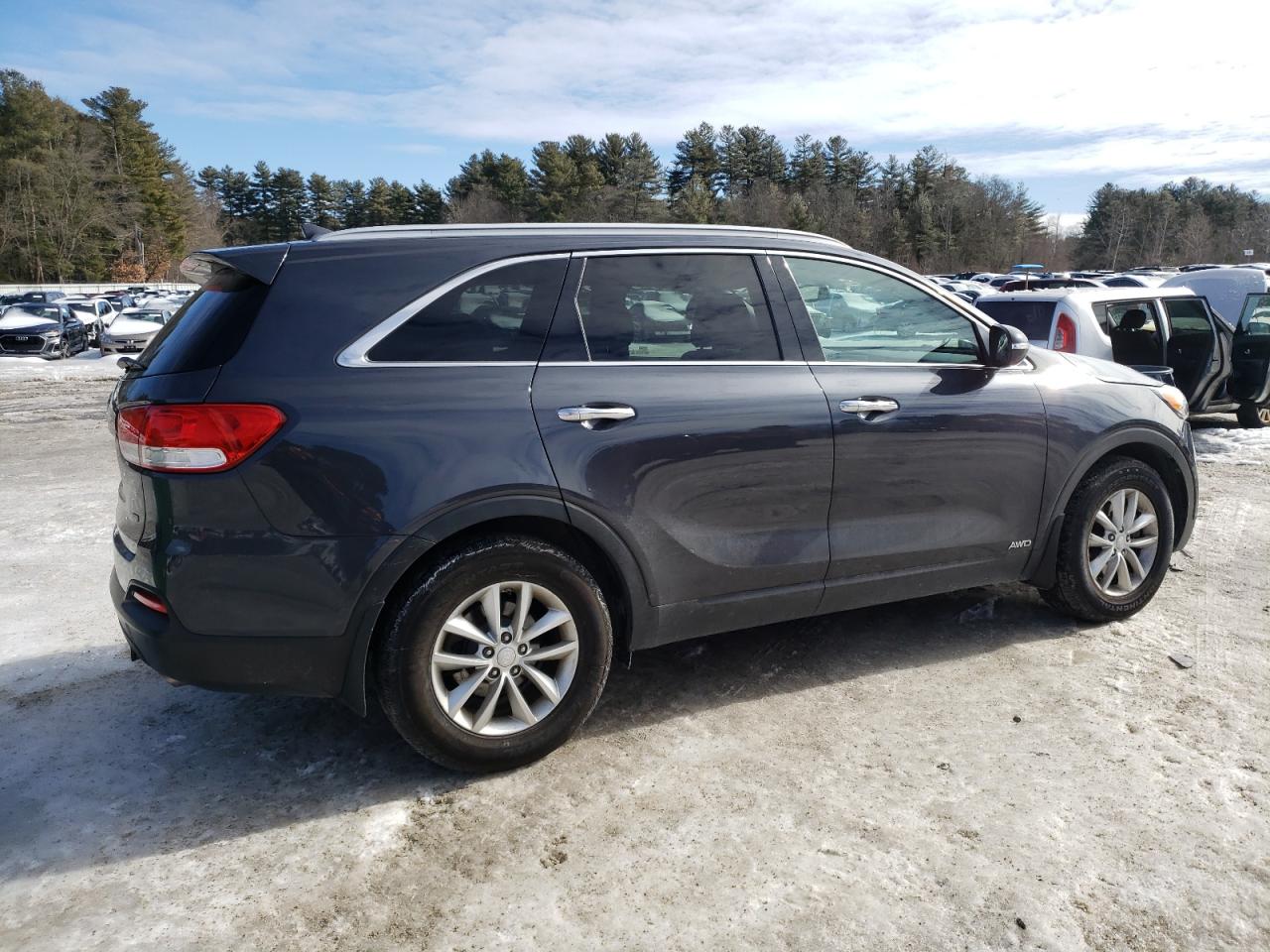 2016 KIA Sorento VIN 5XYPGDA31GG110182 Copart auction photo, side / rear end damage thumbnail 3