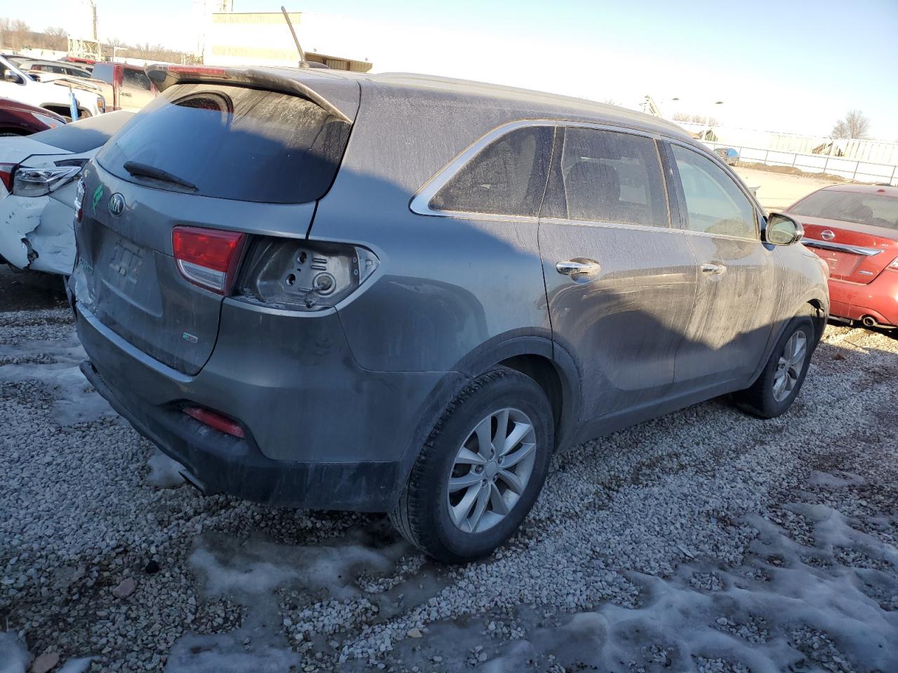2016 KIA Sorento VIN 5XYPG4A31GG121845 Copart auction photo, rear end / minor dent/scratches damage thumbnail 3